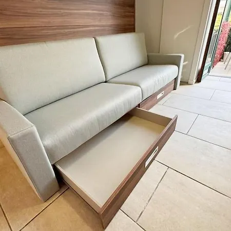 Apartment A 3 Min De La Avec Terrasse, Clim *