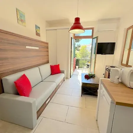 A 3 Min De La Avec Terrasse, Clim Appartement Nice